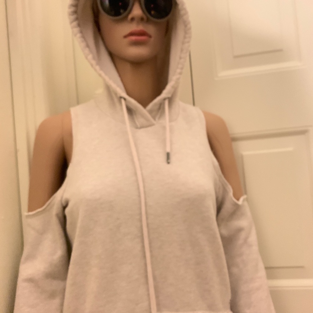🌷Hollister Cream Hoodie🌷